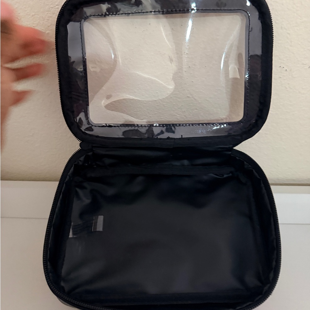BÉIS Black Travel Case - Picture 5 of 6